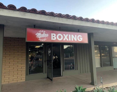 Custom exterior signs Photo